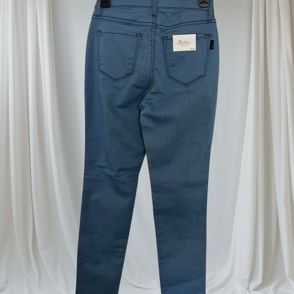 High waisted stretchy jeans multiple sizes, light blue - Picture 5 of 8